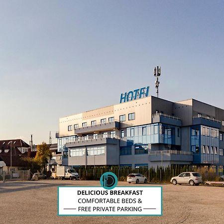 Garni Hotel Azul Kranj Buitenkant foto