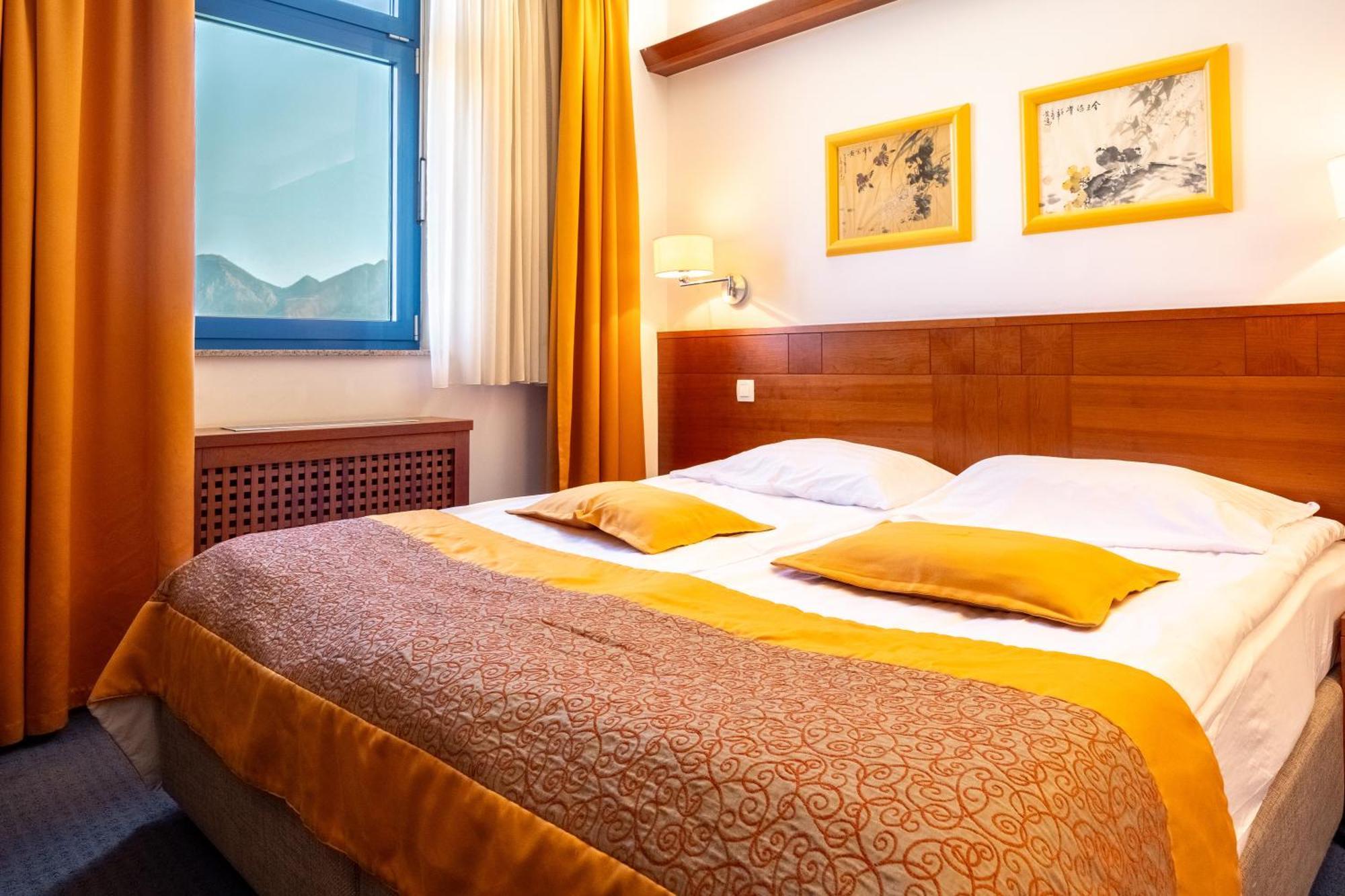 Garni Hotel Azul Kranj Buitenkant foto