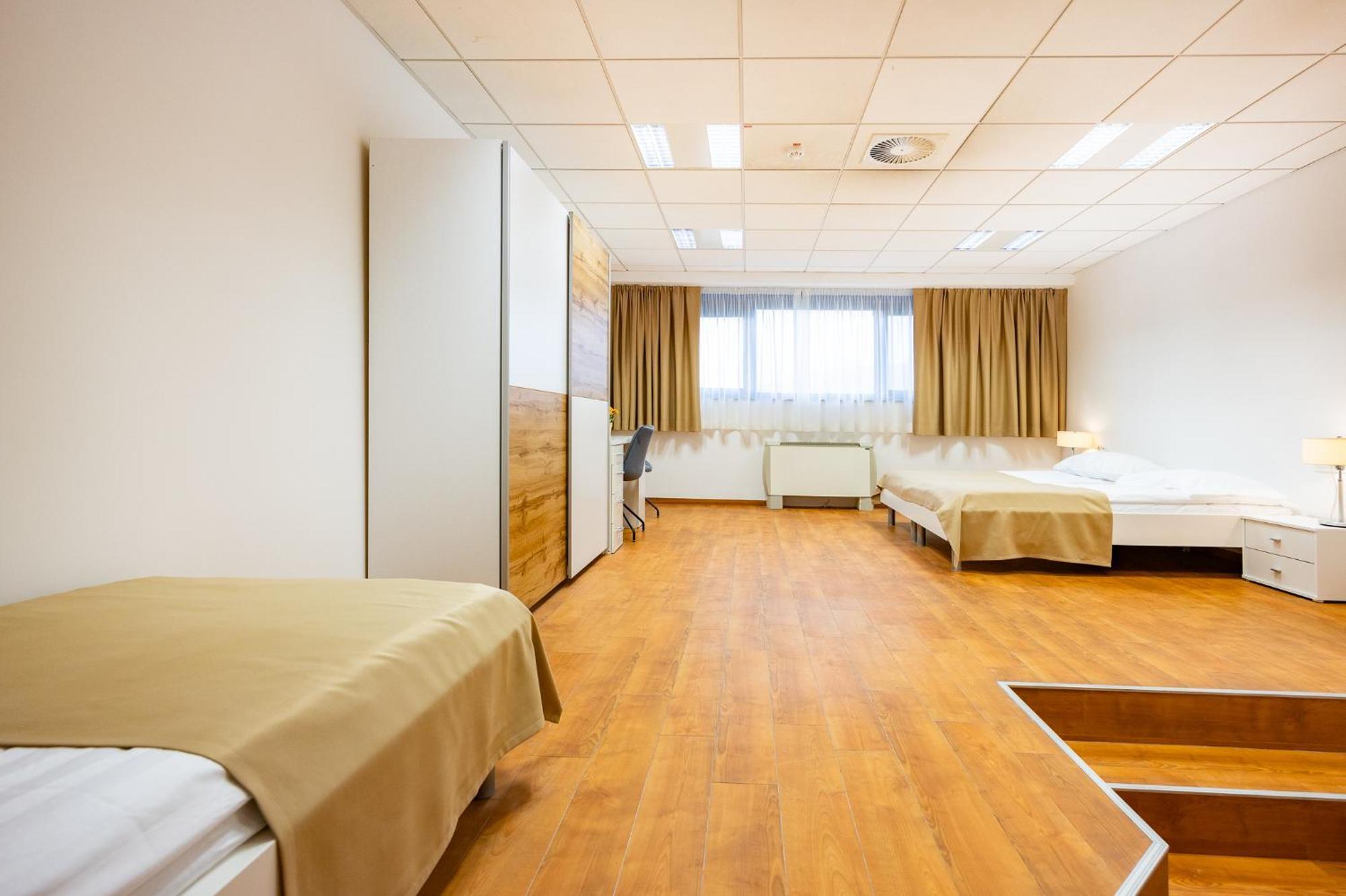 Garni Hotel Azul Kranj Buitenkant foto