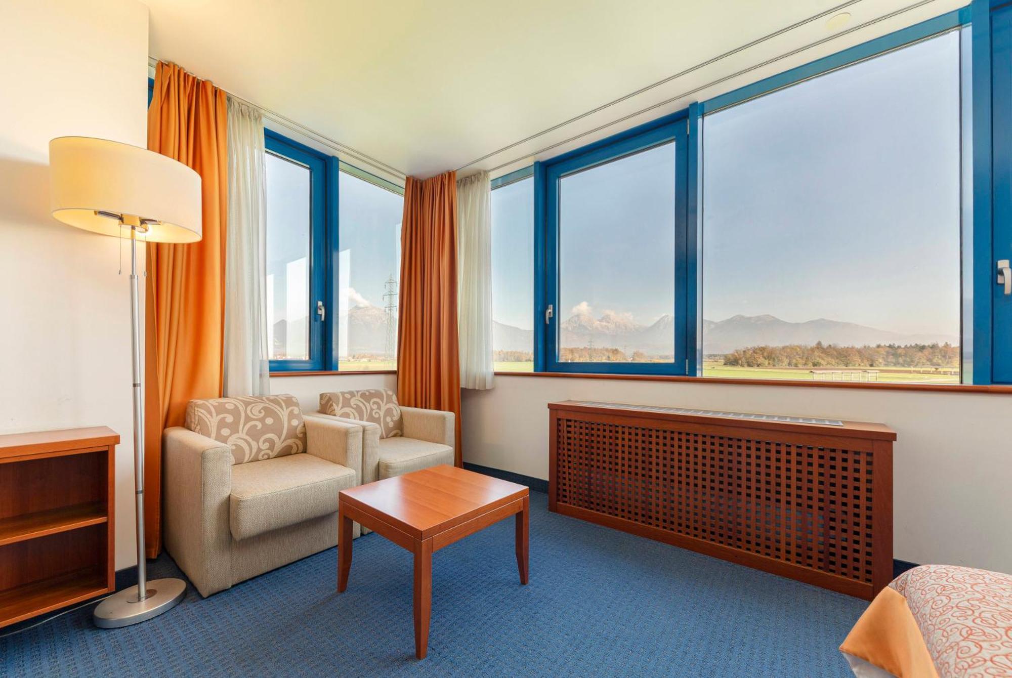 Garni Hotel Azul Kranj Buitenkant foto