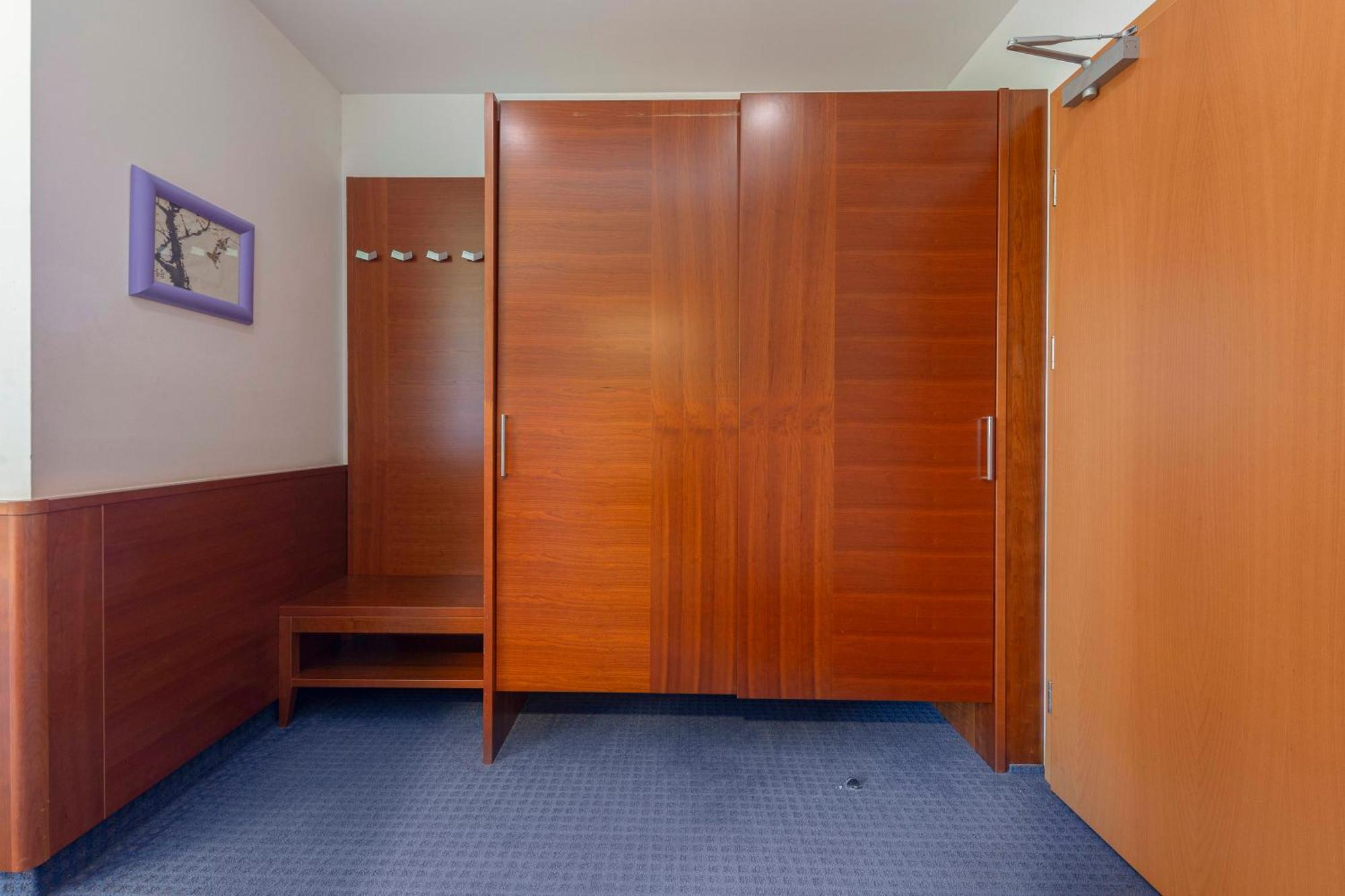 Garni Hotel Azul Kranj Buitenkant foto