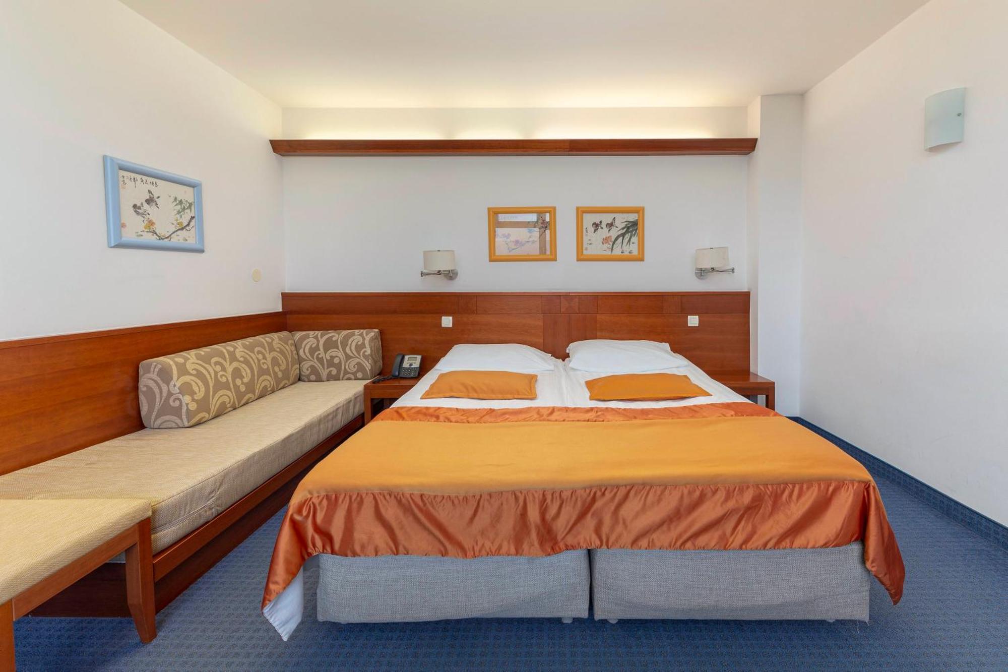 Garni Hotel Azul Kranj Buitenkant foto