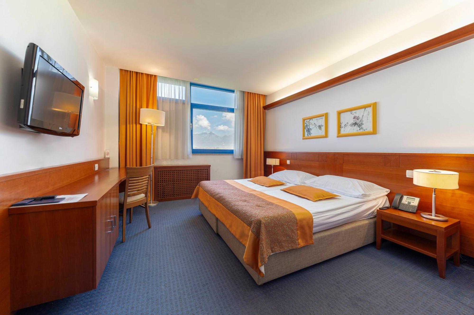 Garni Hotel Azul Kranj Buitenkant foto