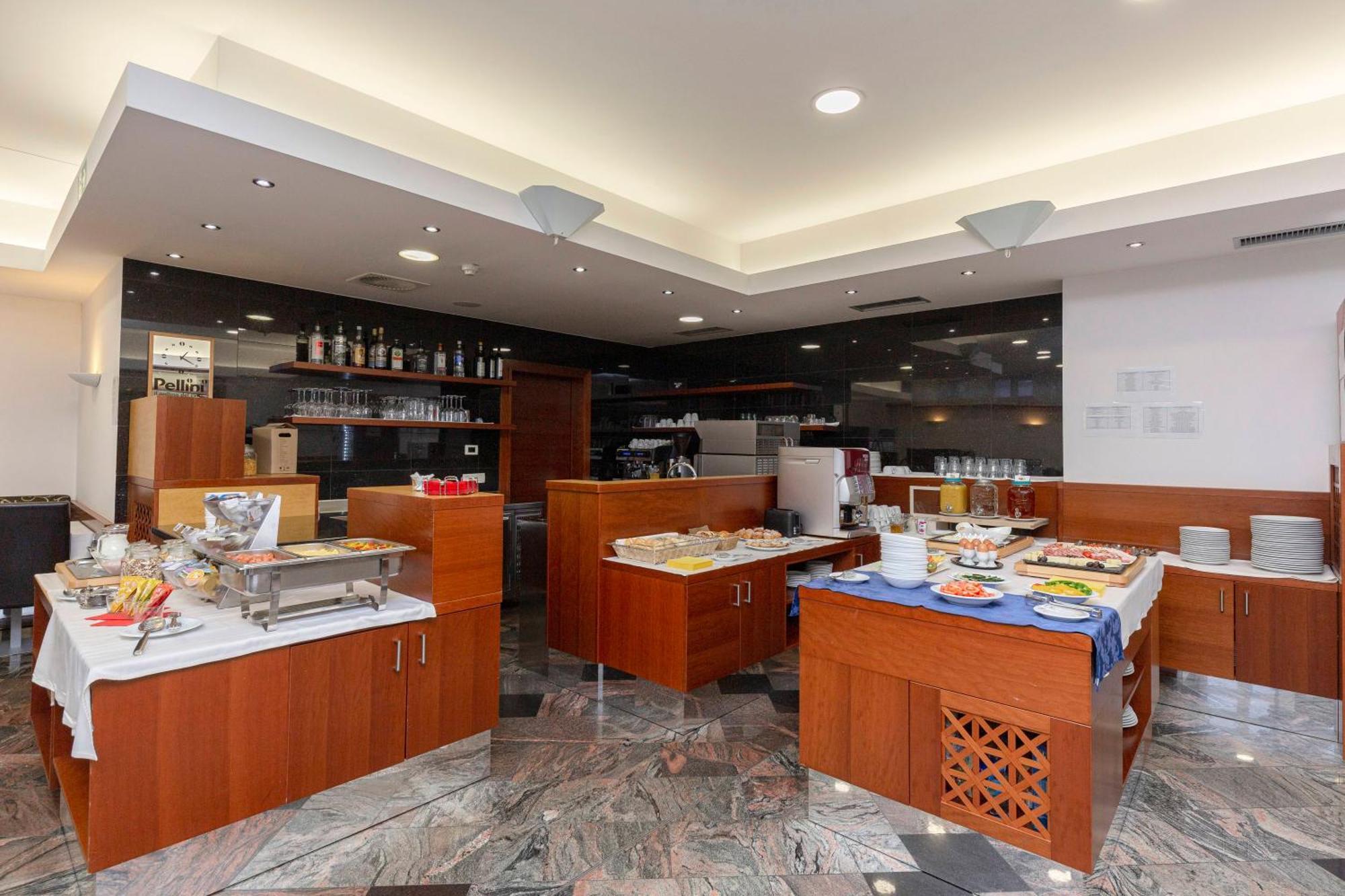 Garni Hotel Azul Kranj Buitenkant foto