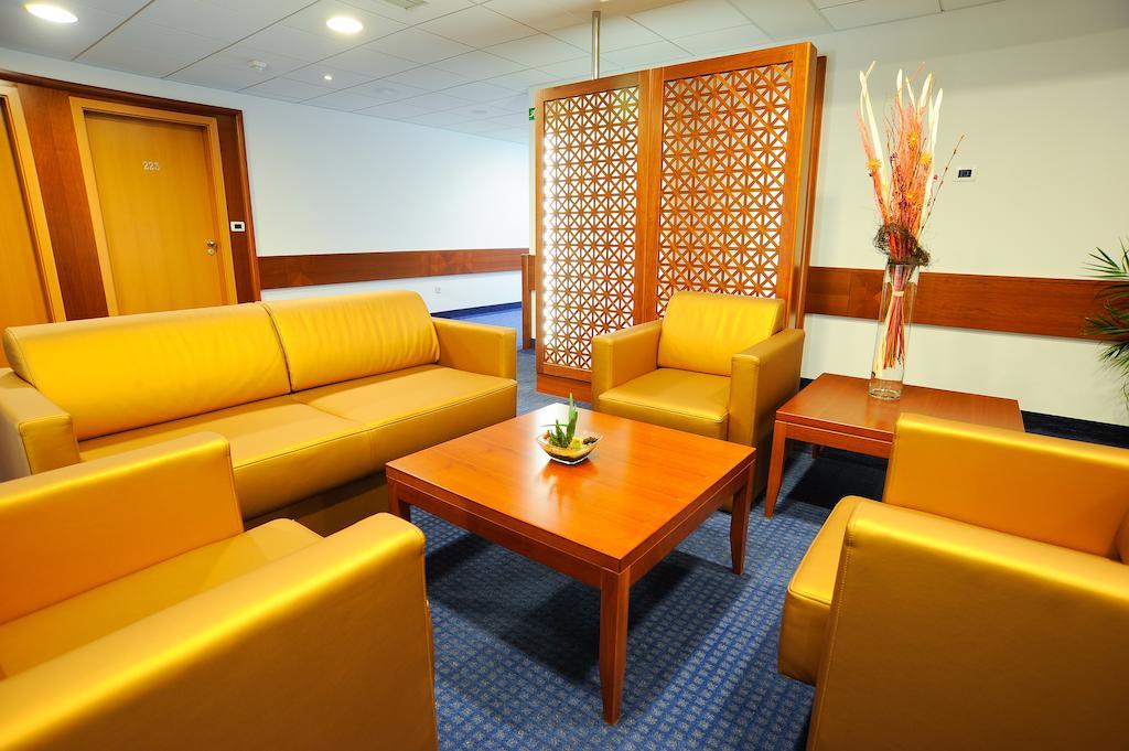 Garni Hotel Azul Kranj Buitenkant foto